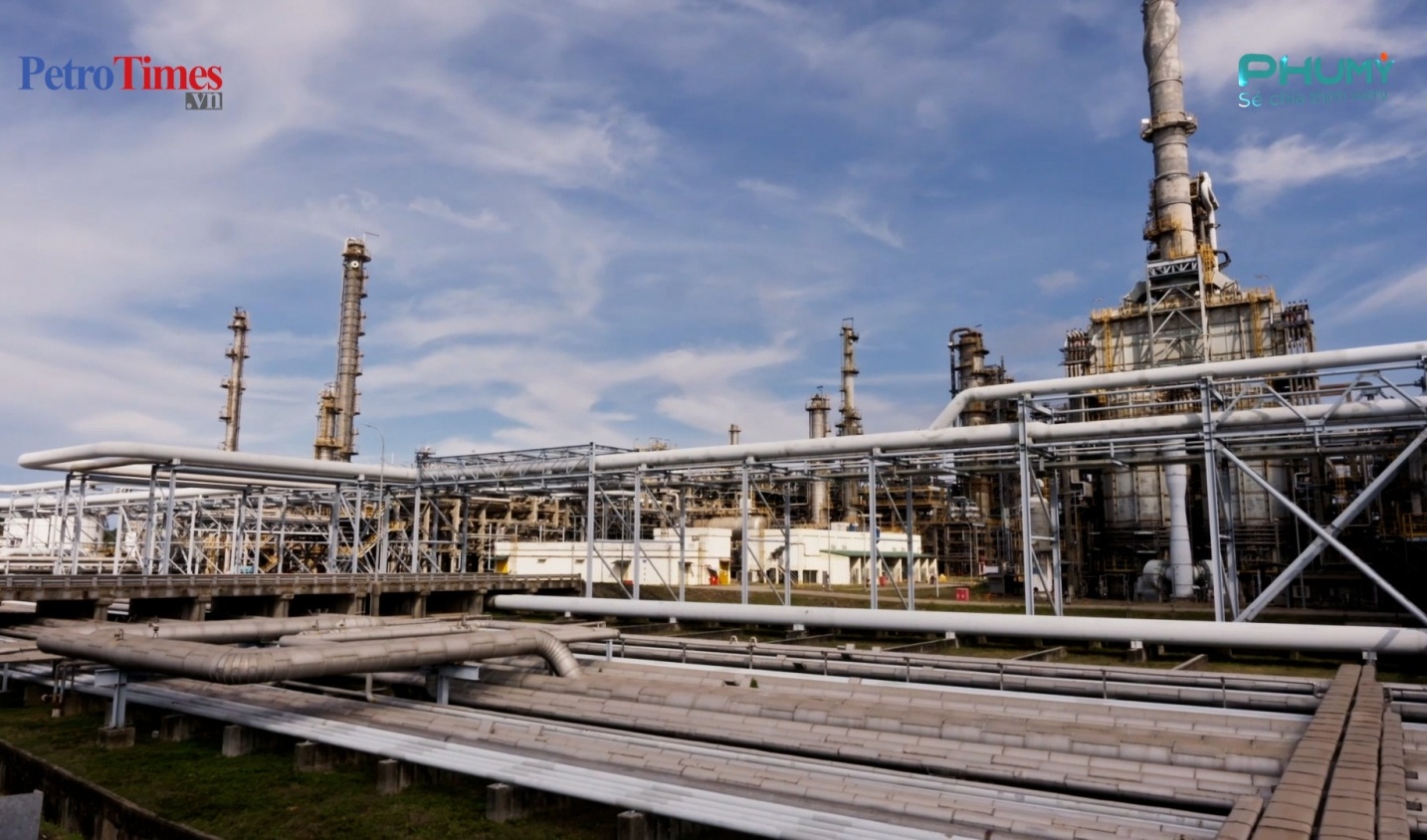 [VIDEO] Việt Nam vận hành hai nhà máy lọc dầu ở công suất cao để góp phần đảm bảo nguồn cung nội địa