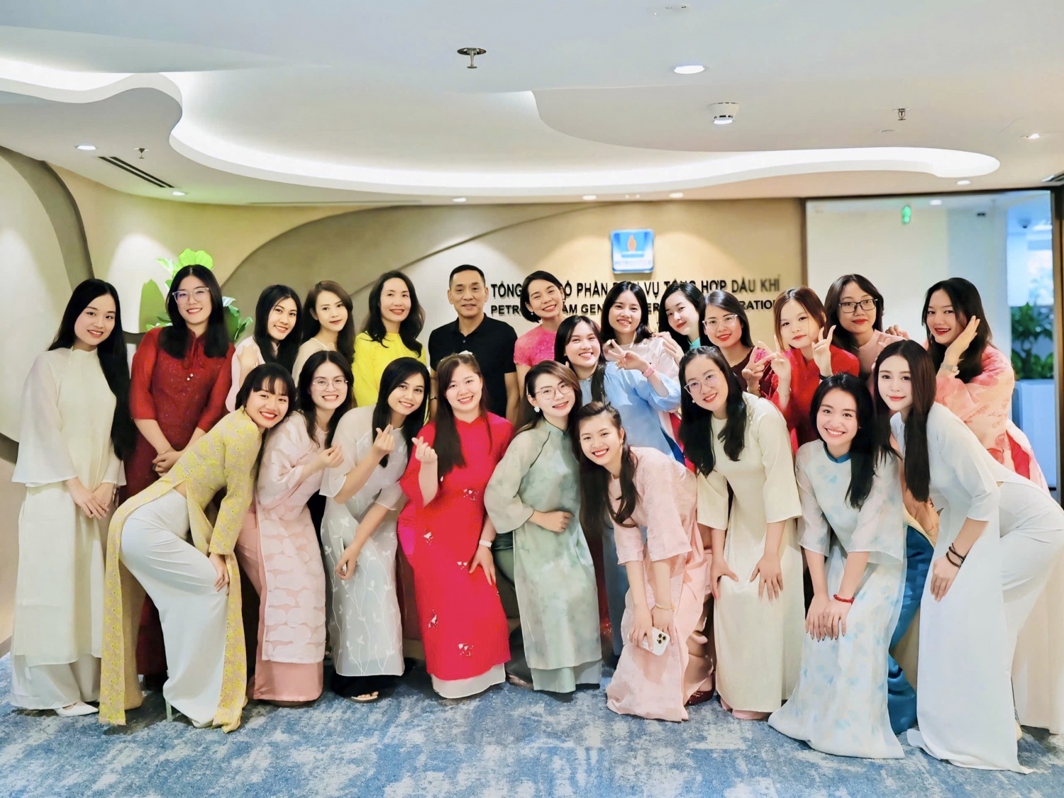 Văn hóa PETROSETCO: “Hệ điều hành mềm” trở thành lợi thế cạnh tranh cứng Văn hóa Petrosetco: “Hệ điều hành mềm” trở thành lợi thế cạnh tranh cứng