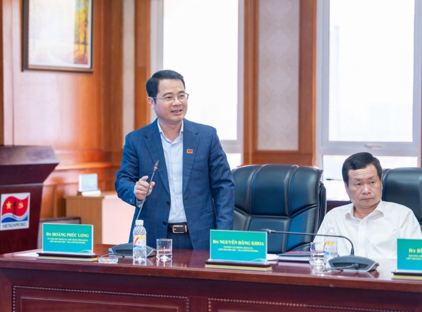 Tuổi trẻ Vietsovpetro tiên phong chuyển đổi số - Tổ chức thành công sinh hoạt chuyên đề về triển khai E-Learning Tuổi trẻ Vietsovpetro tiên phong chuyển đổi số Tổ chức thành công sinh hoạt chuyên đề về triển khai E-Learning