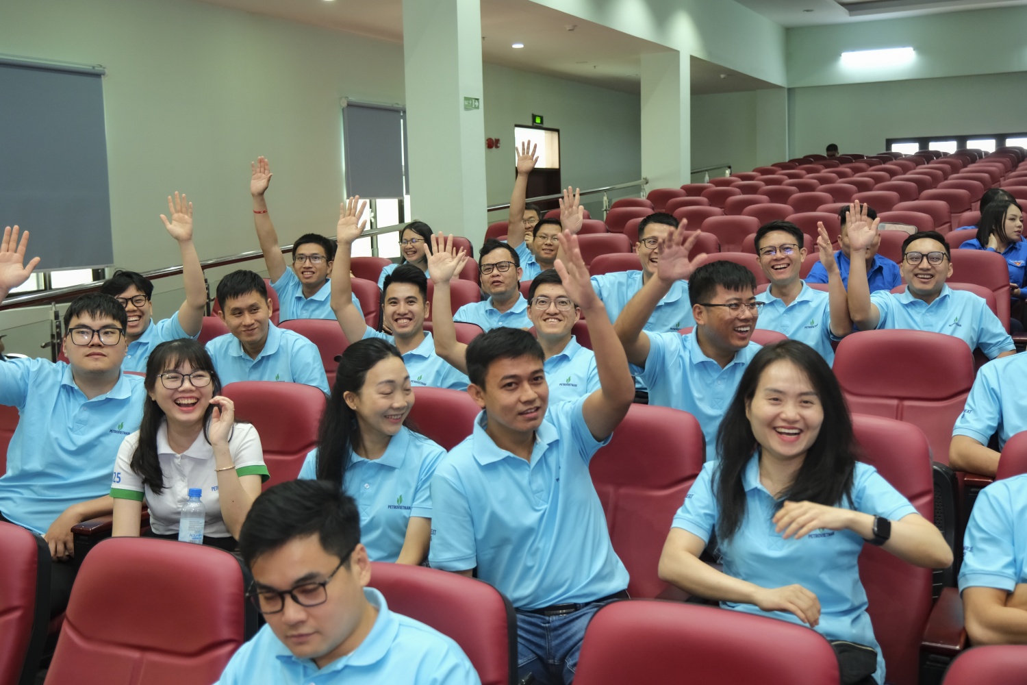 Các đại biểu tích cực tham gia trao đổi tại Hội thảo Tuổi trẻ PVPGB: Kết nối trí tuệ trẻ, lan tỏa vai trò lĩnh vực điện trong hệ sinh thái Petrovietnam