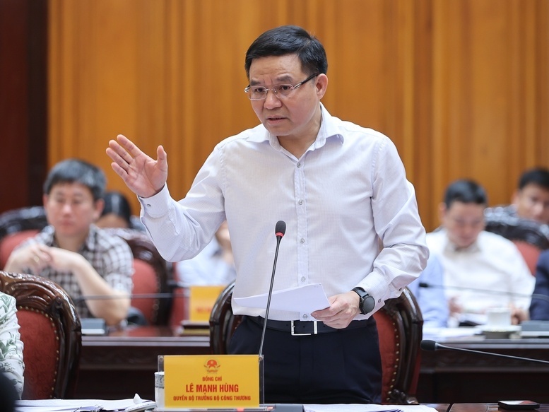 Thủ tướng: Chủ động đáp ứng đủ nhu cầu năng lượng, xăng dầu cho sản xuất, kinh doanh và tiêu dùng Thủ tướng: Chủ động đáp ứng đủ nhu cầu năng lượng, xăng dầu cho sản xuất, kinh doanh và tiêu dùng