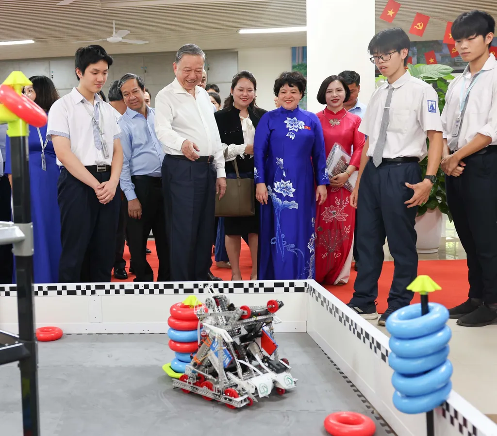 STEM Innovation Petrovietnam opens global pathways for Vietnamese students STEM Innovation Petrovietnam opens global pathways for Vietnamese students