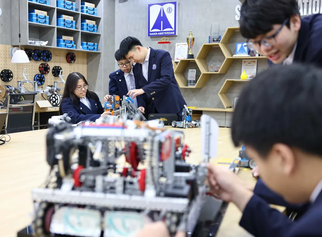 STEM Innovation Petrovietnam opens global pathways for Vietnamese students STEM Innovation Petrovietnam opens global pathways for Vietnamese students