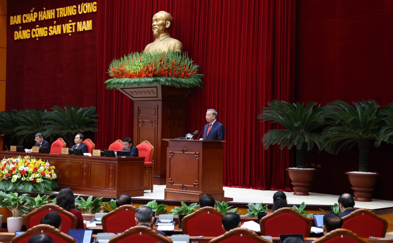 Khai mạc trọng thể Hội nghị lần thứ 2 Ban Chấp hành Trung ương Đảng khóa XIV Phát biểu khai mạc của Tổng Bí thư Tô Lâm tại Hội nghị Trung ương lần thứ 2 khóa XIV