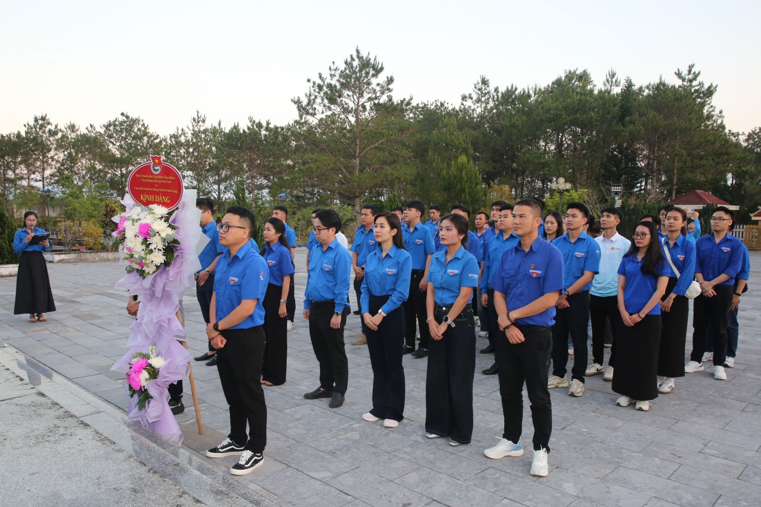 Cụm phối hợp Tuổi trẻ Petrovietnam miền Trung thực hiện nhiều chương trình ý nghĩa cho học sinh vùng cao Quảng Ngãi Cụm phối hợp Tuổi trẻ Petrovietnam miền Trung thực hiện nhiều chương trình ý nghĩa cho học sinh vùng cao Quảng Ngãi