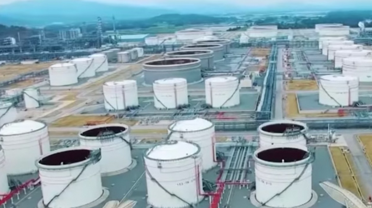 Các quốc gia ứng phó khủng hoảng xăng dầu ra sao?