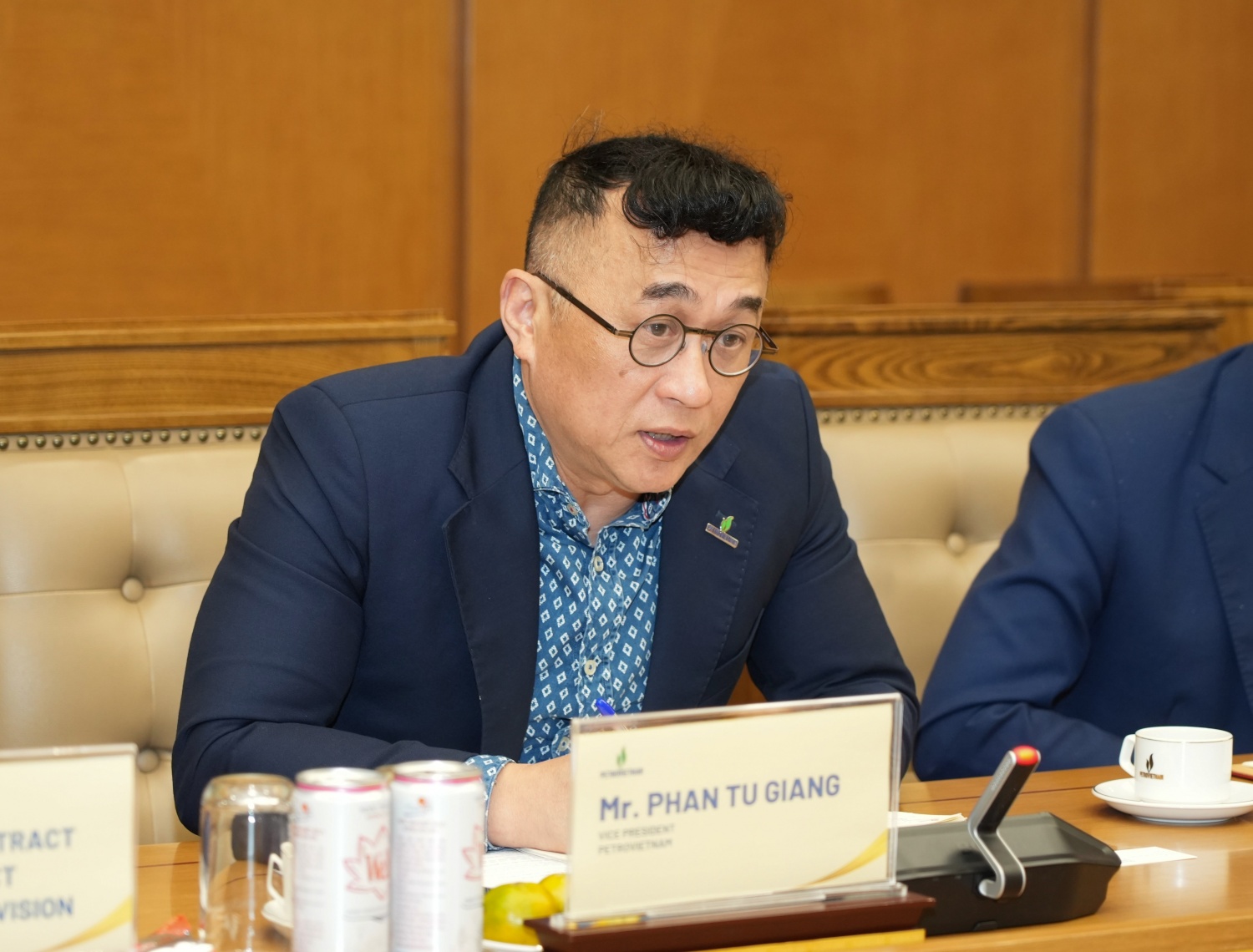 Phó Tổng Giám đốc Petrovietnam Phan Tử Giang phát biểu tại buổi làm việc Phó Tổng Giám đốc Petrovietnam Phan Tử Giang phát biểu tại buổi làm việc