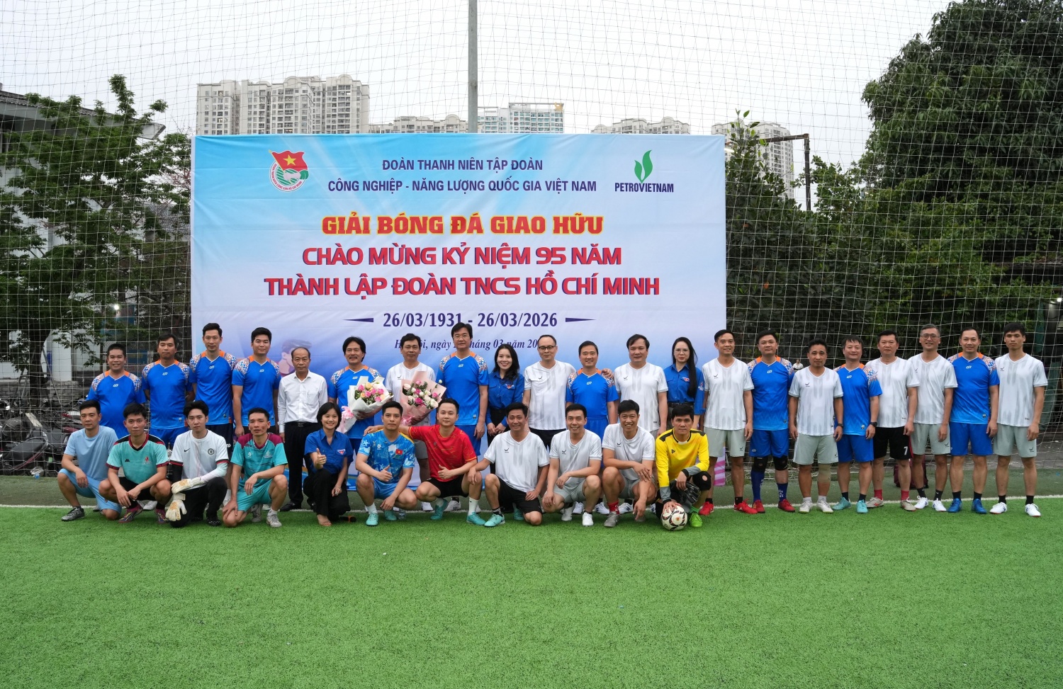 Sôi nổi giải bóng đá giao hữu Petrovietnam chào mừng 95 năm Ngày thành lập Đoàn Sôi nổi giải bóng đá giao hữu Petrovietnam chào mừng 95 năm Ngày thành lập Đoàn