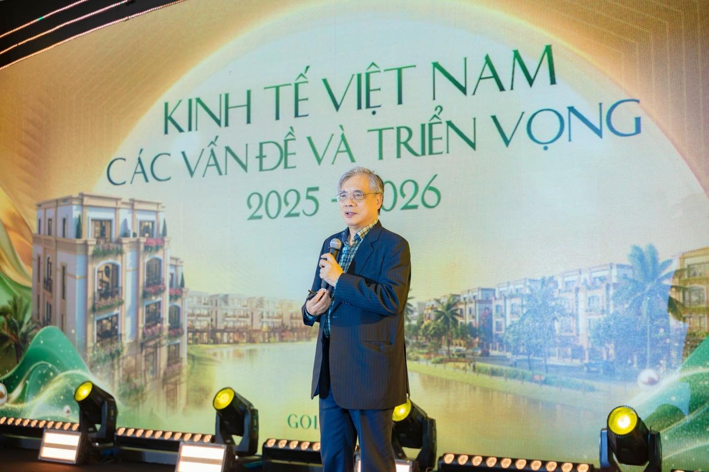 Từ ‘The X of Living’ đến ‘5 năm không lo lãi suất’: Khi trải nghiệm an cư gặp lời giải tài chính vững vàng 26-1774495525-vinfast-phu-xanh-vietbuild-2026-voi-dan-o-to-xe-may-dien-va-he-sinh-thai-nang-luong-xanh