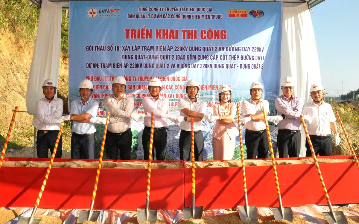 Triển khai thi công Dự án truyền tải đảm bảo cung cấp điện cho tỉnh Quảng Ngãi Triển khai thi công Dự án truyền tải bảo đảm cung cấp điện cho tỉnh Quảng Ngãi