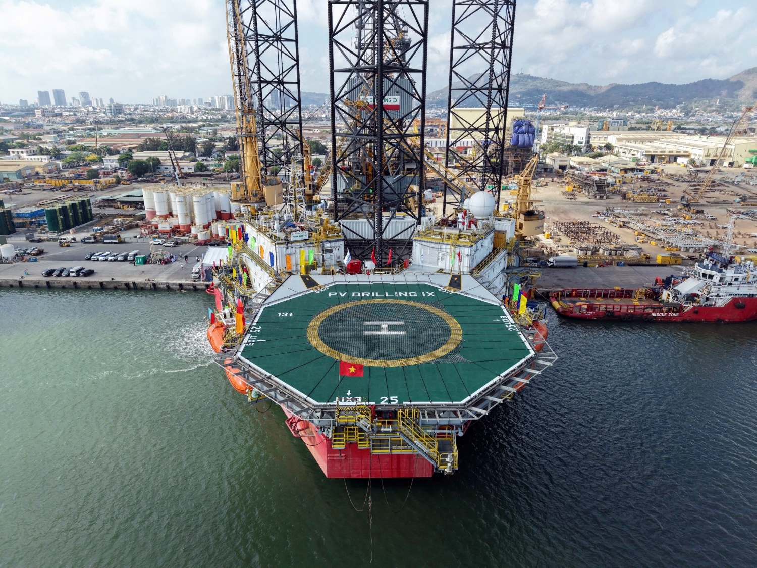 Cận cảnh giàn PV DRILLING IX: Sẵn sàng cho chu kỳ tăng trưởng mới