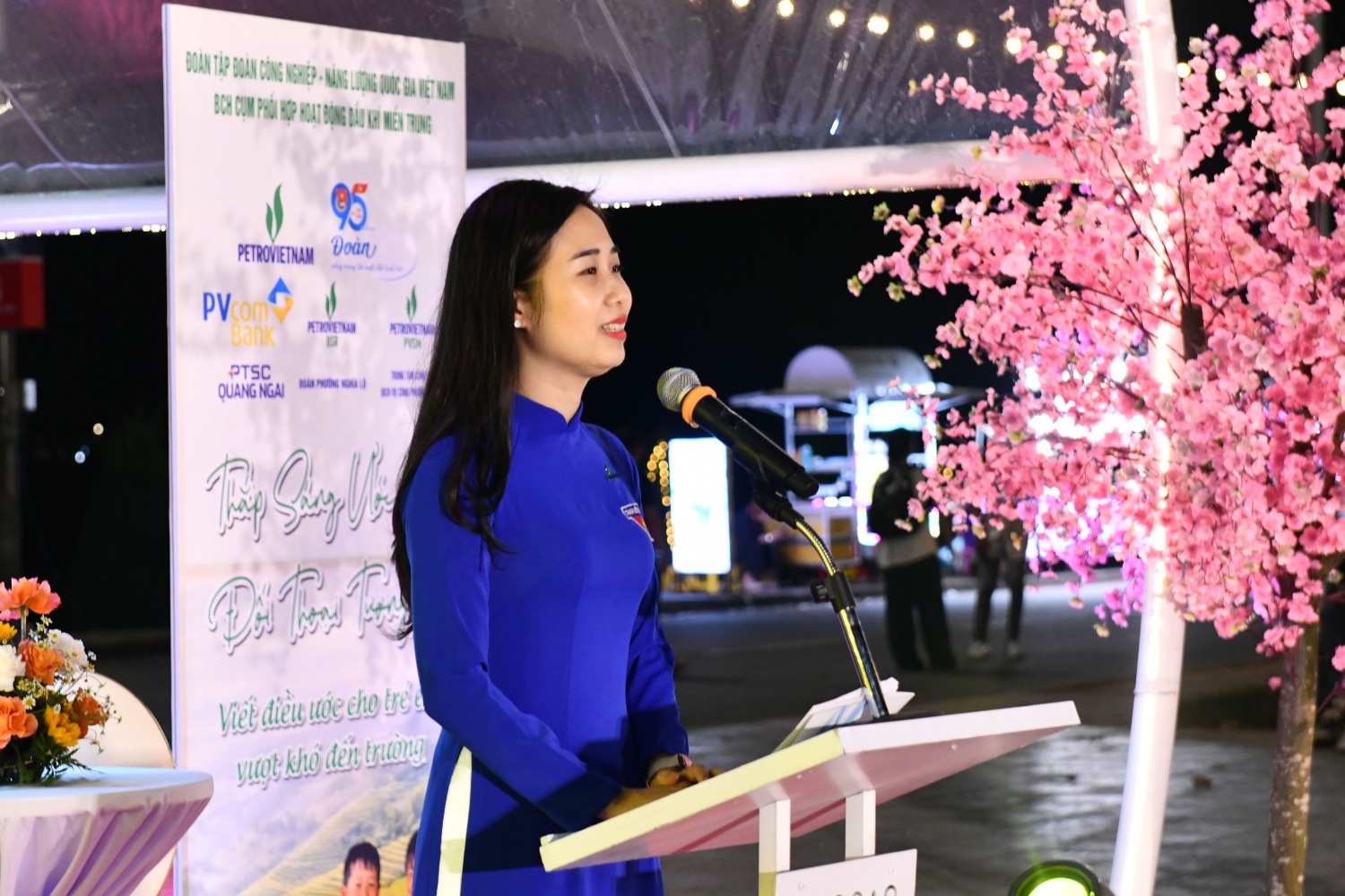 Hơn 100 triệu đồng được quyên góp qua chương trình “Thắp sáng ước mơ - Đối thoại tương lai”