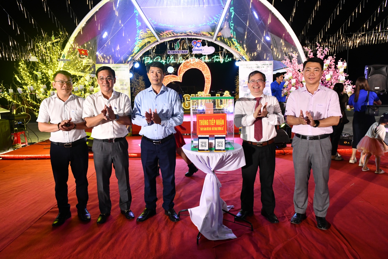 Hơn 100 triệu đồng được quyên góp qua chương trình “Thắp sáng ước mơ - Đối thoại tương lai”