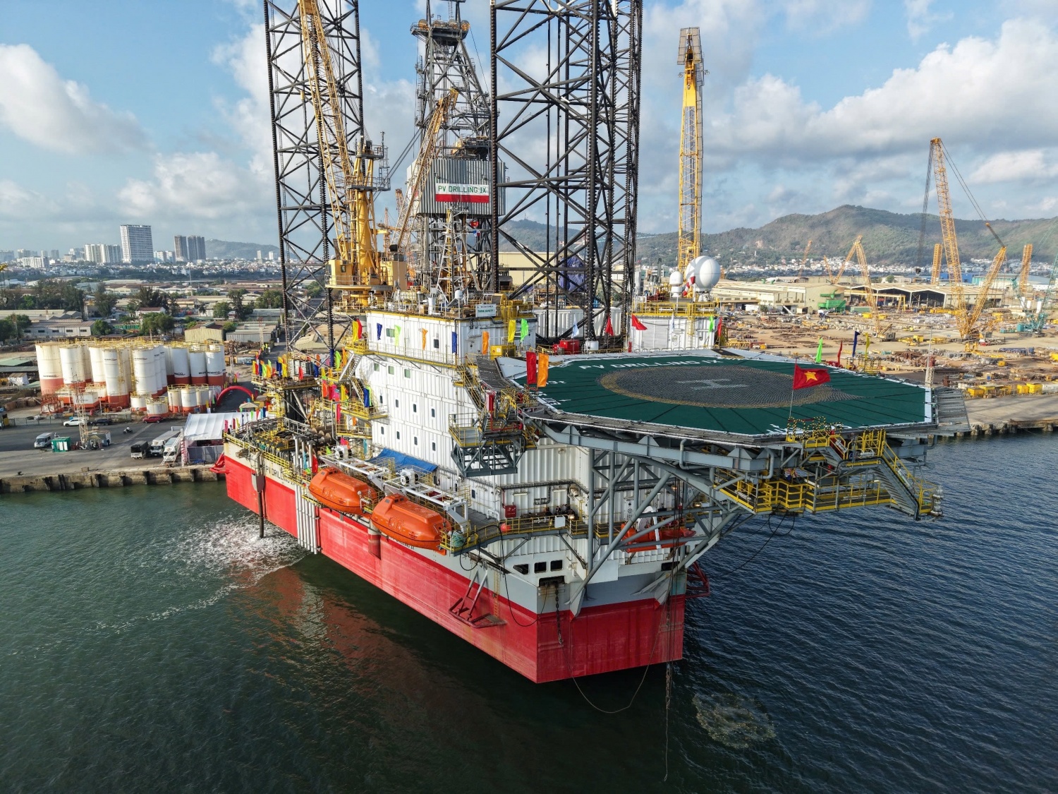 Cận cảnh giàn PV DRILLING IX: Sẵn sàng cho chu kỳ tăng trưởng mới