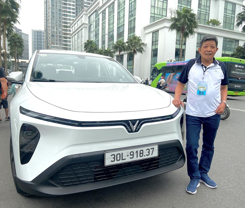 Rộng rãi, tiện nghi, lái sướng hơn xe xăng: VinFast VF MPV 7 ghi điểm tuyệt đối trong mắt khách hàng Việt Rộng rãi, tiện nghi, lái sướng hơn xe xăng: VinFast VF MPV 7 ghi điểm tuyệt đối trong mắt khách hàng Việt