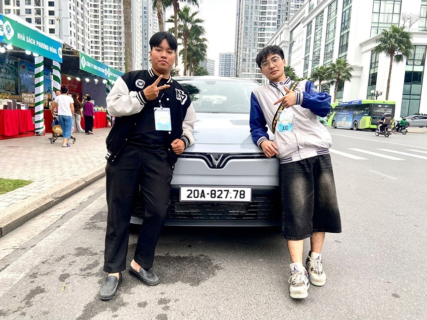 Rộng rãi, tiện nghi, lái sướng hơn xe xăng: VinFast VF MPV 7 ghi điểm tuyệt đối trong mắt khách hàng Việt Rộng rãi, tiện nghi, lái sướng hơn xe xăng: VinFast VF MPV 7 ghi điểm tuyệt đối trong mắt khách hàng Việt