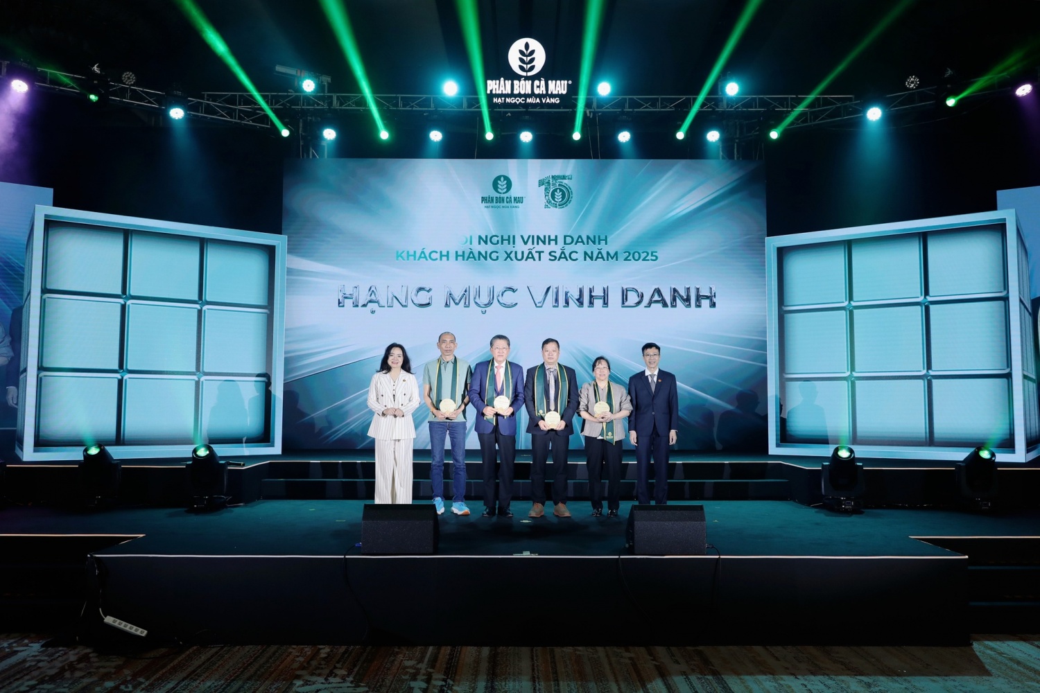 Phân Bón Cà Mau vinh danh khách hàng xuất sắc năm 2025 tại Nhật Bản Phân bón Cà Mau vinh danh khách hàng xuất sắc năm 2025 tại Nhật Bản