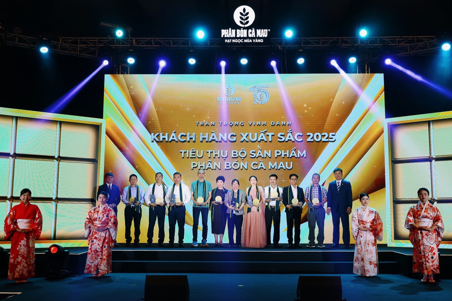 Phân Bón Cà Mau vinh danh khách hàng xuất sắc năm 2025 tại Nhật Bản Phân bón Cà Mau vinh danh khách hàng xuất sắc năm 2025 tại Nhật Bản