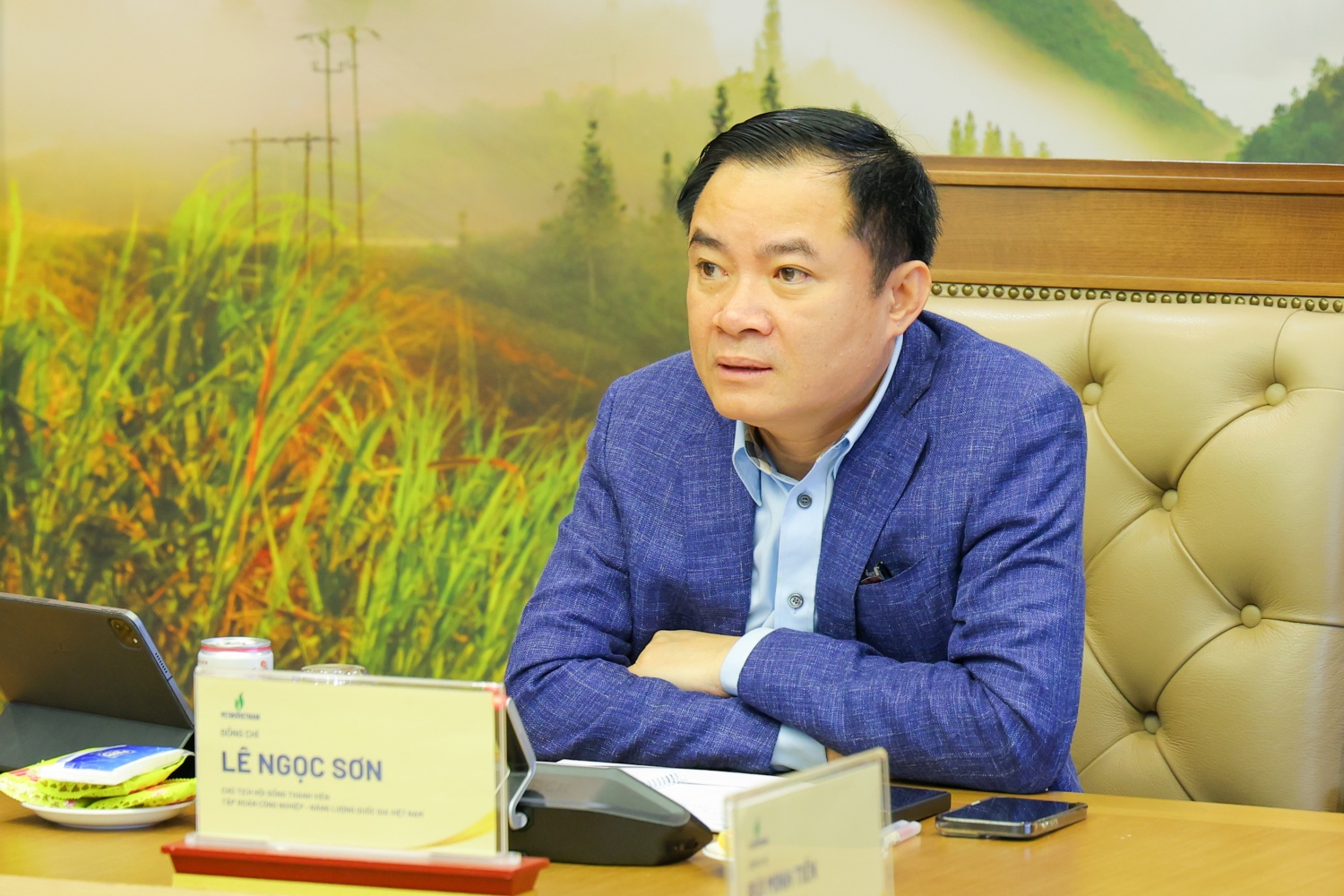 Thống nhất tên gọi Petrovietnam: Từ yêu cầu quản trị đến hành động cụ thể trong toàn hệ thống Thống nhất tên gọi Petrovietnam: Từ yêu cầu quản trị đến hành động cụ thể trong toàn hệ thống