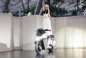 Thị trường xe điện tuần qua: Xe máy điện tự cân bằng đầu tiên trên thế giới được sản xuất hàng loạt