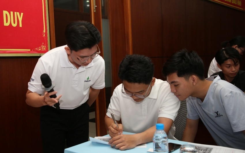 Sinh viên PVU rèn luyện kỹ năng thực chiến cùng các “Lãnh đạo tương lai Petrovietnam” Sinh viên PVU rèn luyện kỹ năng thực chiến qua hội thảo chuyên đề về kỹ năng mềm