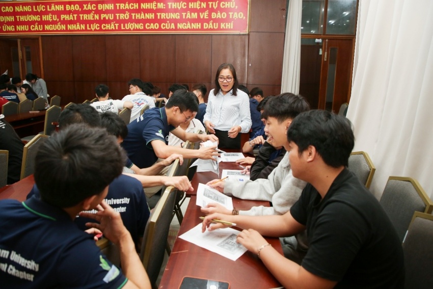 Sinh viên PVU rèn luyện kỹ năng thực chiến cùng các “Lãnh đạo tương lai Petrovietnam” Sinh viên PVU rèn luyện kỹ năng thực chiến qua hội thảo chuyên đề về kỹ năng mềm