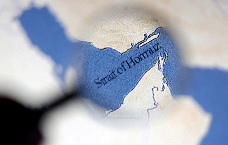 Anh tổ chức hội nghị thượng đỉnh 36 quốc gia nhằm mở lại eo biển Hormuz