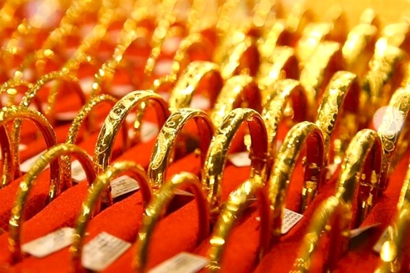 Giá vàng hôm nay 3/4: Lao dốc mạnh, giảm tới hơn 4 triệu đồng/lượng