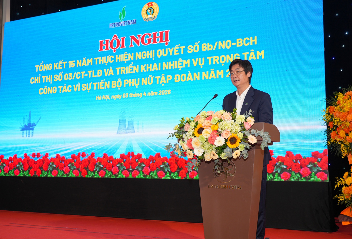 Để lực lượng nữ tiếp tục là điểm sáng trong hành trình phát triển Petrovietnam Để lực lượng nữ tiếp tục là điểm sáng trong hành trình phát triển Petrovietnam