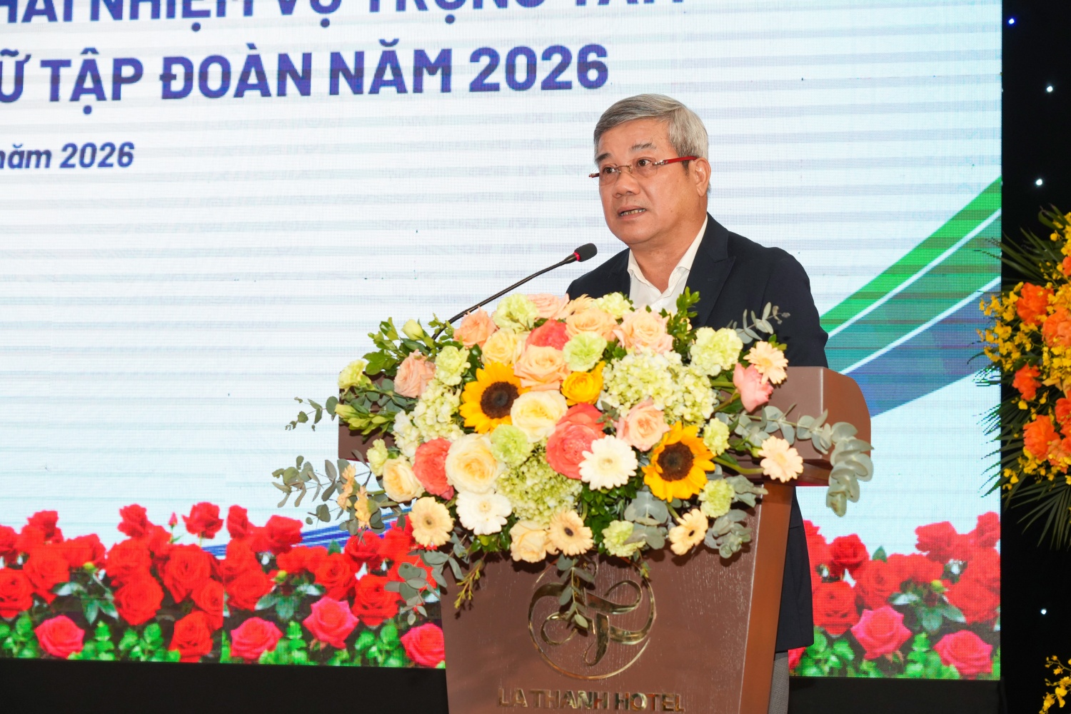 Để lực lượng nữ tiếp tục là điểm sáng trong hành trình phát triển Petrovietnam Để lực lượng nữ tiếp tục là điểm sáng trong hành trình phát triển Petrovietnam