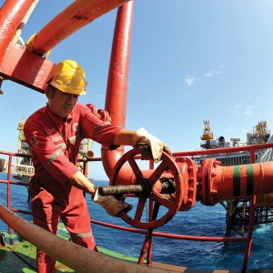 Giữ vững “lá chắn năng lượng” trước “bão” địa chính trị Trung Đông