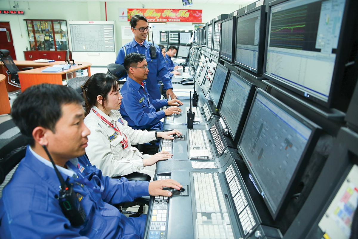 NMLD Dung Quất: “Van điều tiết” hiệu quả
nguồn cung xăng dầu NMLD Dung Quất: “Van điều tiết” hiệu quả
nguồn cung xăng dầu