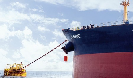 NMLD Dung Quất: “Van điều tiết” hiệu quả
nguồn cung xăng dầu