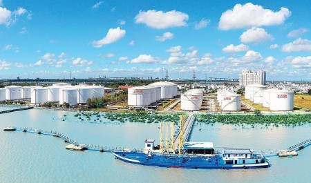 Kho dự trữ xăng dầu quốc gia: Không thể
chậm trễ