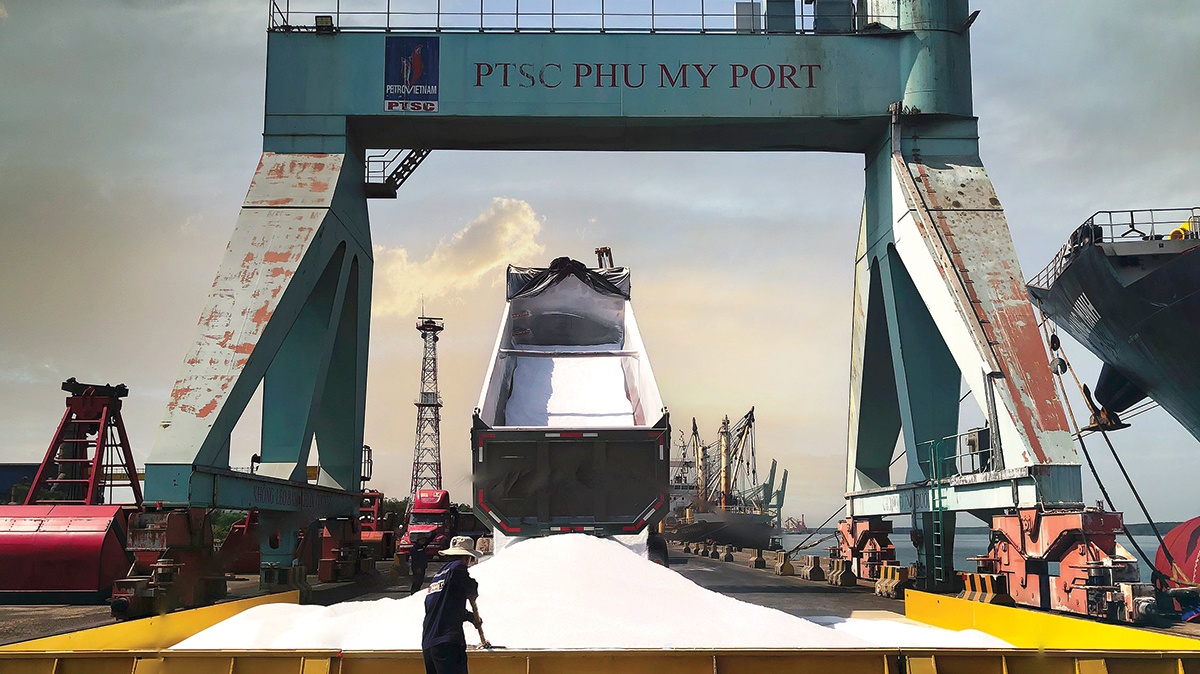 Ông Nguyễn Văn Phụng: Nên giảm thuế xuất khẩu urea về 0% Ông Nguyễn Văn Phụng: Nên giảm thuế xuất khẩu urea về 0%