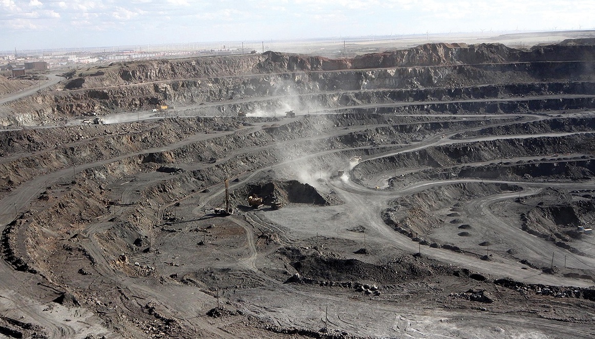 Cuộc chiến mới của thế giới: Dầu mỏ, đất hiếm và “yết hầu” Hormuz