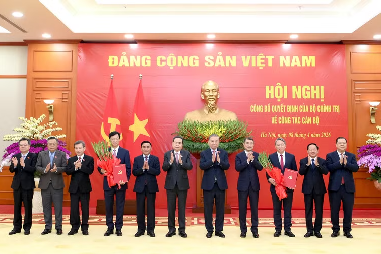 Trao các quyết định bổ nhiệm Trưởng Ban Tổ chức Trung ương, Chánh Văn phòng Trung ương Đảng Trao các quyết định bổ nhiệm Trưởng Ban Tổ chức Trung ương, Chánh Văn phòng Trung ương Đảng