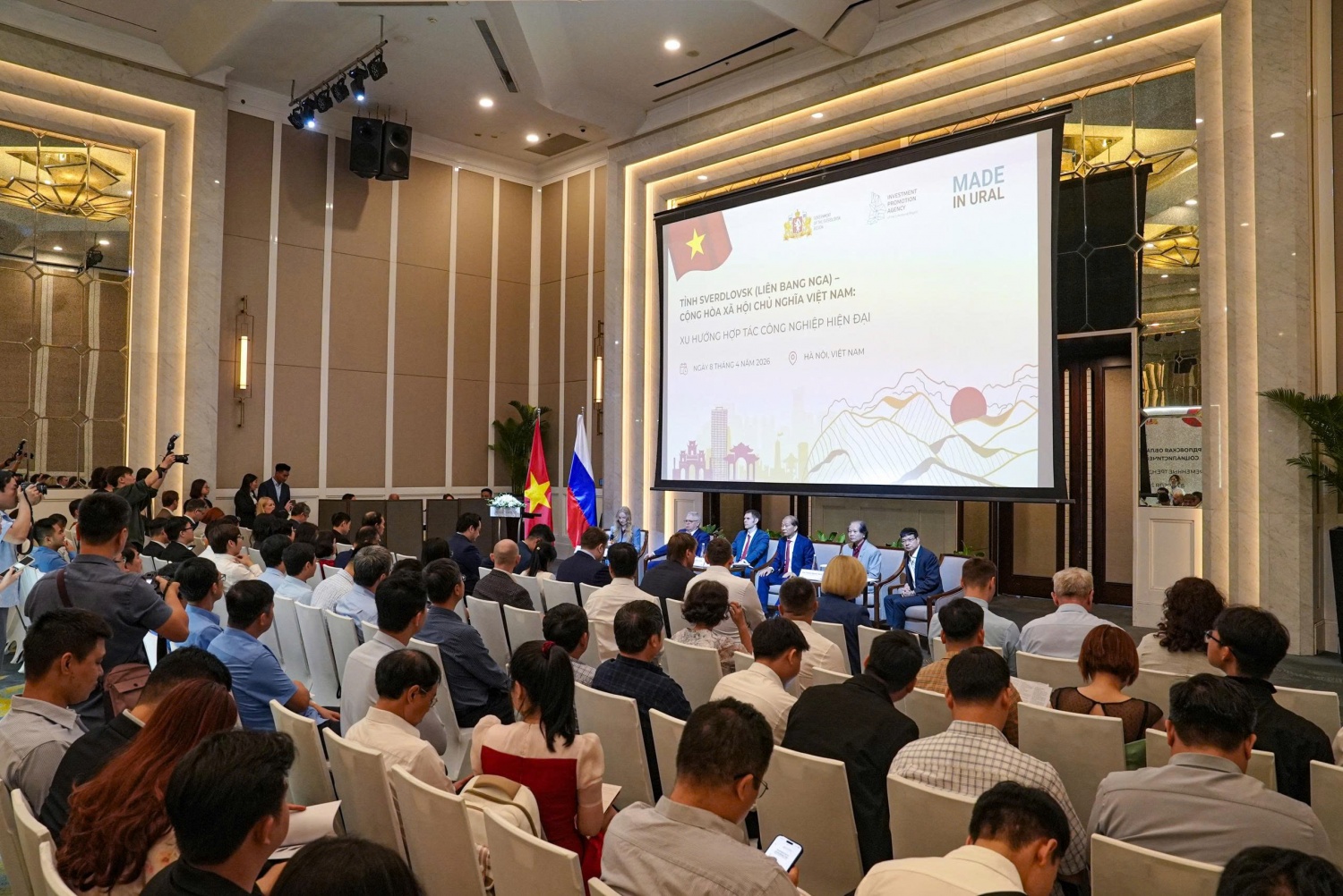 Sverdlovsk (Nga) sẵn sàng thúc đẩy dự án năng lượng với Việt Nam Sverdlovsk (Nga) sẵn sàng thúc đẩy các dự án năng lượng với Việt Nam