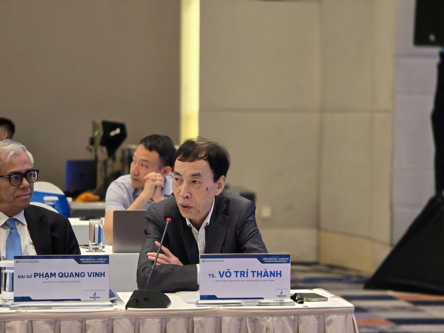 An ninh năng lượng: Kho dự trữ xăng dầu là yêu cầu cấp bách Xây dựng kho dự trữ xăng dầu quốc gia là yêu cầu cấp bách