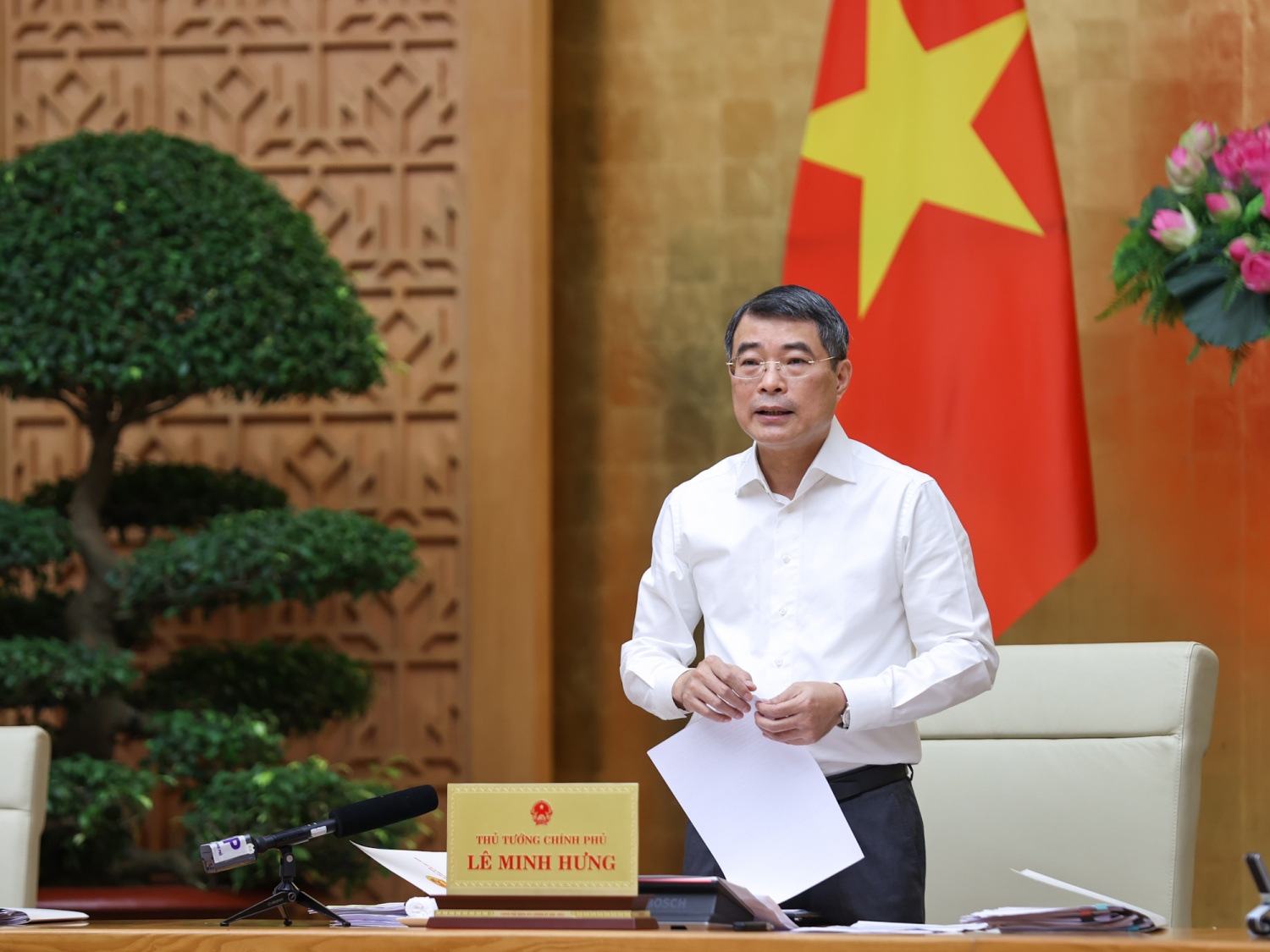 Thủ tướng Lê Minh Hưng: Bắt tay ngay vào công việc, xử lý hiệu quả các nhiệm vụ vừa cấp bách, vừa lâu dài