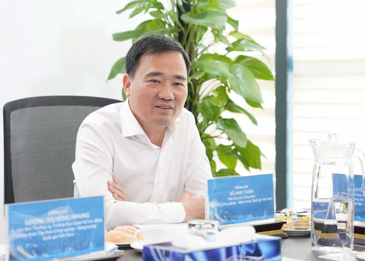 Công đoàn cơ sở Nghiên cứu Khoa học và Đào tạo tích cực thi đua lao động sáng tạo