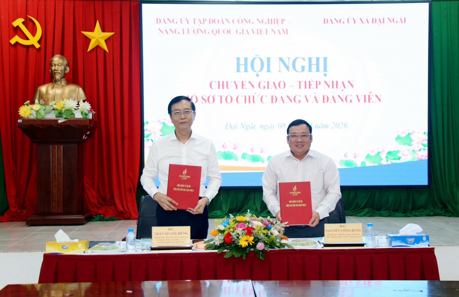 Petrovietnam bàn giao Đảng bộ Ban QLDA Long Phú 1 về Đảng bộ xã Đại Ngãi Petrovietnam bàn giao Đảng bộ Ban QLDA Long Phú 1 về Đảng bộ xã Đại Ngãi