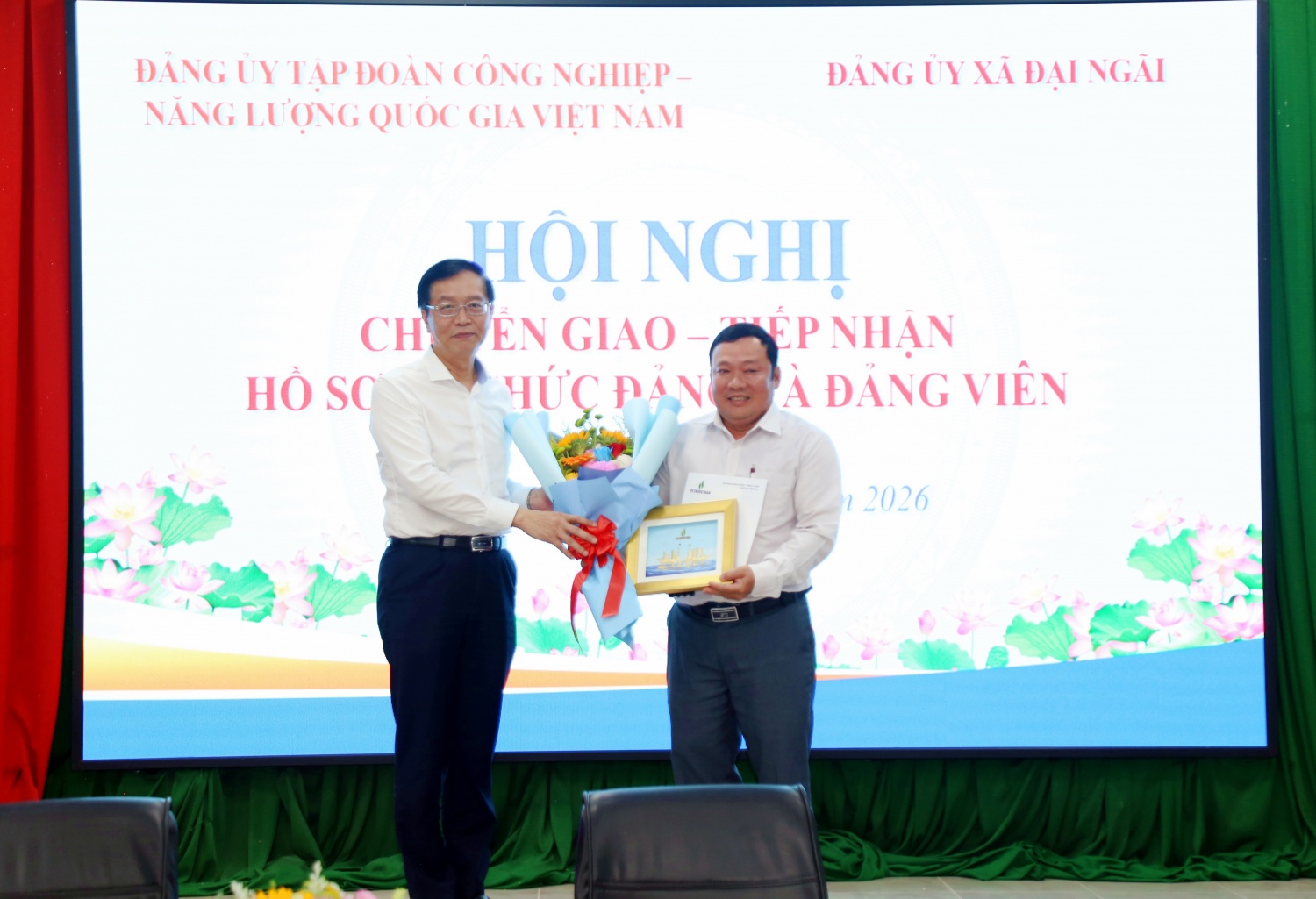 Petrovietnam bàn giao Đảng bộ Ban QLDA Long Phú 1 về Đảng ủy xã Đại Ngãi Petrovietnam bàn giao Đảng bộ Ban QLDA Long Phú 1 về Đảng bộ xã Đại Ngãi