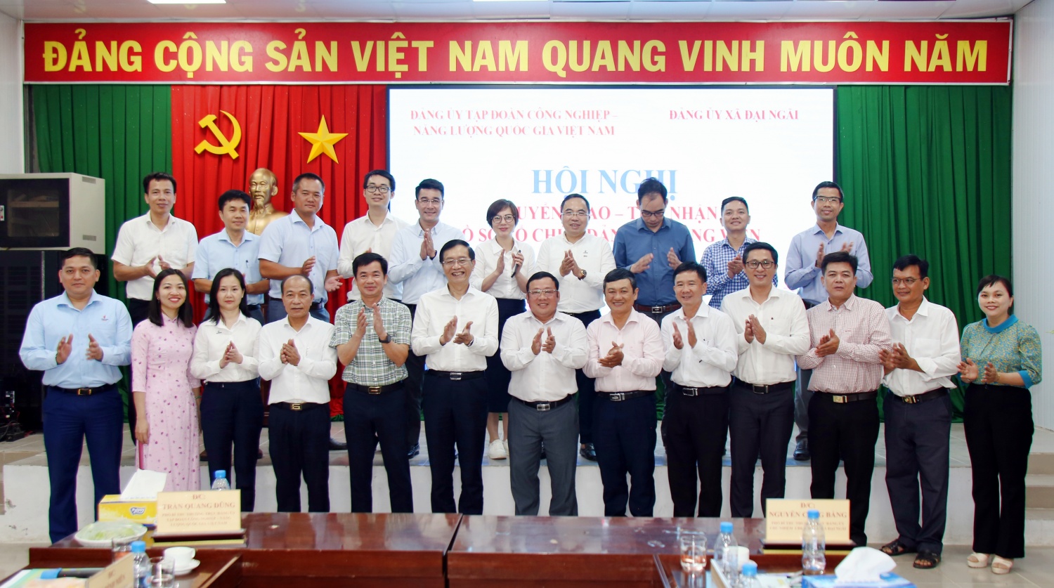 Petrovietnam bàn giao Đảng bộ Ban QLDA Long Phú 1 về Đảng ủy xã Đại Ngãi Petrovietnam bàn giao Đảng bộ Ban QLDA Long Phú 1 về Đảng bộ xã Đại Ngãi
