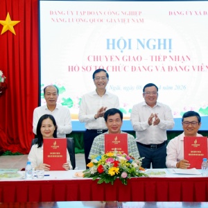 Petrovietnam bàn giao Đảng bộ Ban QLDA Long Phú 1 về Đảng bộ xã Đại Ngãi