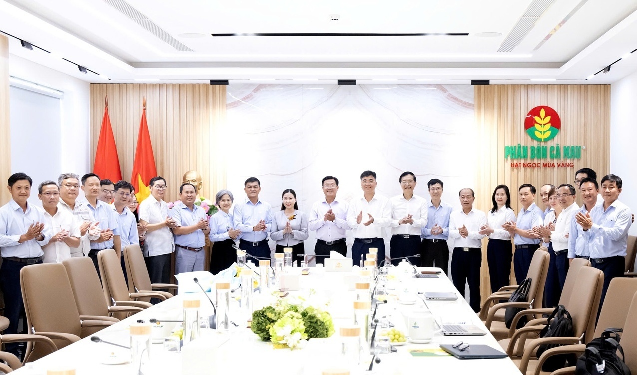 [VIDEO] Đảng bộ PVCFC chủ động thích ứng sau khi chuyển về trực thuộc Đảng bộ phường An Xuyên