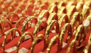 Giá vàng hôm nay 13/4: Trong nước đi ngang, thế giới giảm nhẹ nhưng triển vọng vẫn tích cực