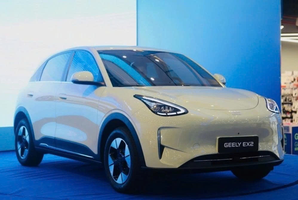 Thị trường xe điện tuần qua: Geely EX2 gây xôn xao với giá thay pin gần 200 triệu đồng