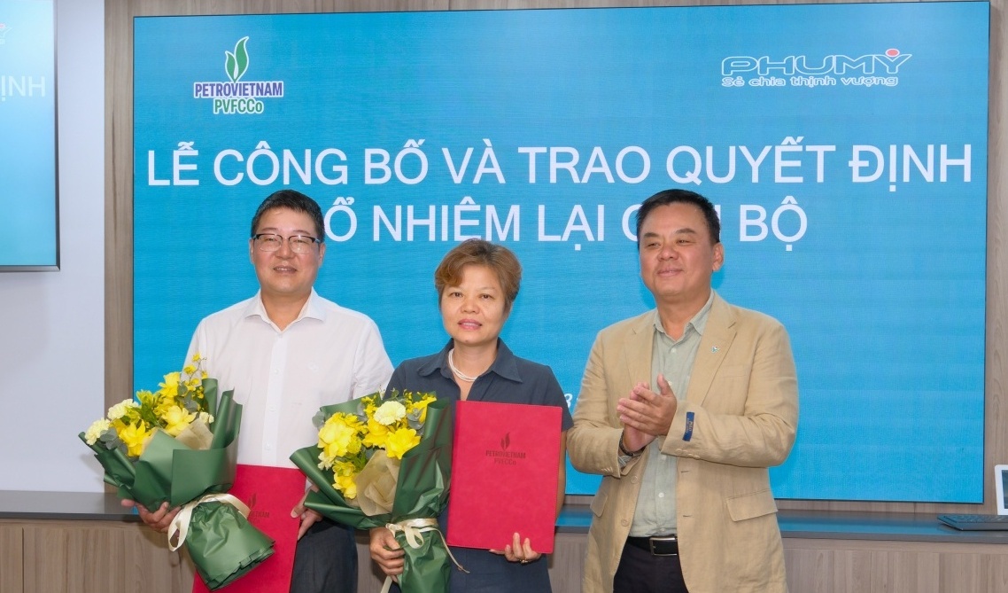 PVFCCo - Phú Mỹ trao quyết định bổ nhiệm lại hai Phó Tổng Giám đốc