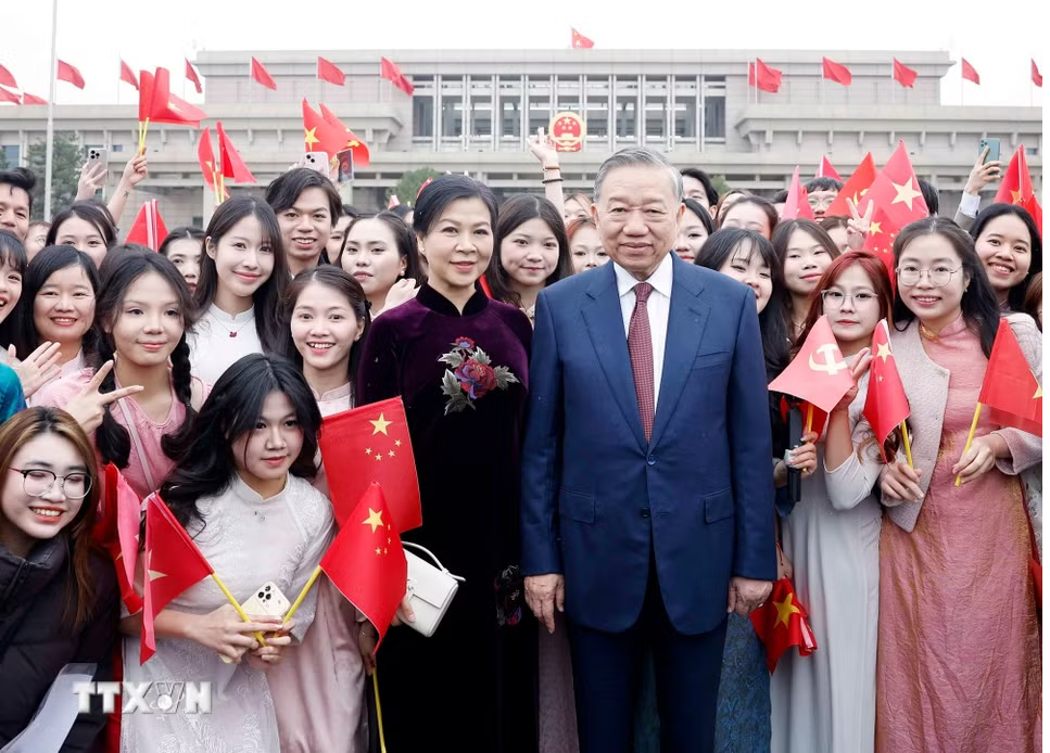 Tổng Bí thư, Chủ tịch nước Tô Lâm và Phu nhân bắt đầu thăm cấp Nhà nước đến Trung Quốc Tổng Bí thư, Chủ tịch nước Tô Lâm và Phu nhân bắt đầu thăm cấp Nhà nước đến Trung Quốc